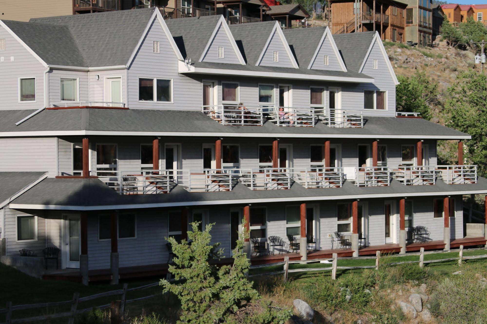 Absaroka Lodge Gardiner Exterior photo